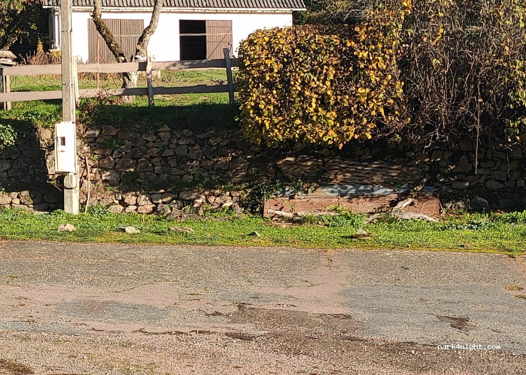 (71550) Roussillon-en-Morvan - 4 La Verrerie — foto 3