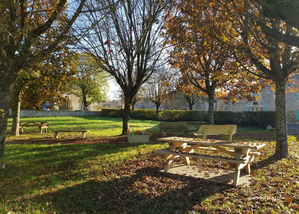 (17350) Annepont - 1 Le Bourg Ouest — foto