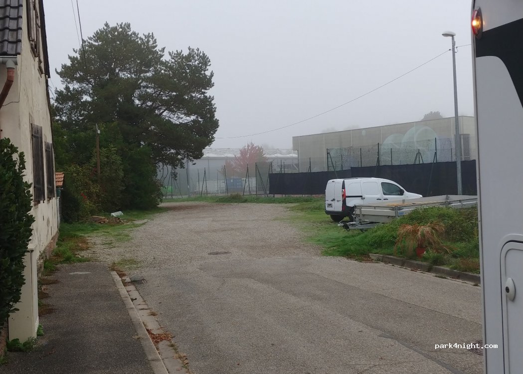 (67000) Strasbourg - 226 Route de la Wantzenau — foto
