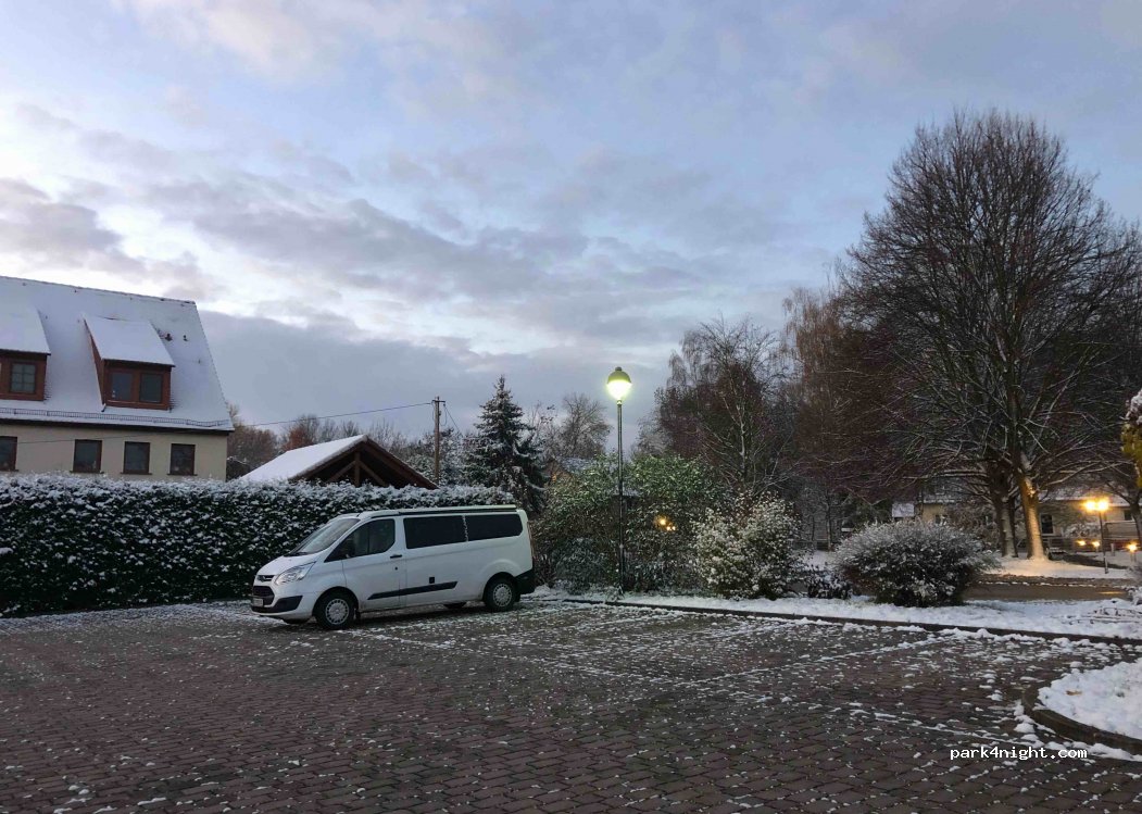 (99510) Niederroßla - 5A Schloßhof — foto 2