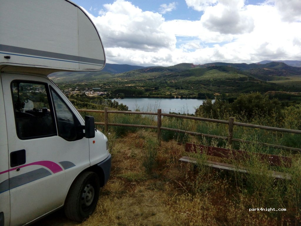 (24440) Lago de Carucedo - 10A Calle Cuesta — foto