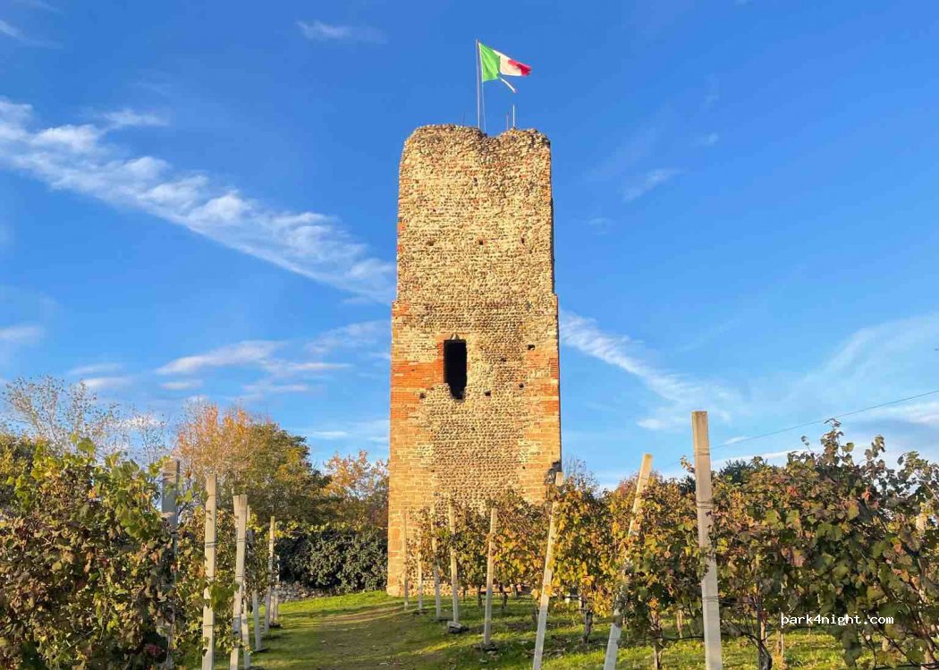 (13045) Gattinara - Via alla Torre — foto