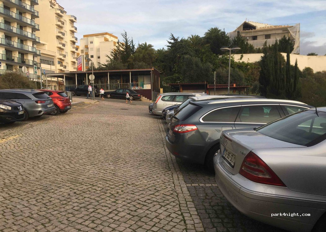 (8500-802) Portimão - 92 Avenida Tomás Cabreira — foto 2