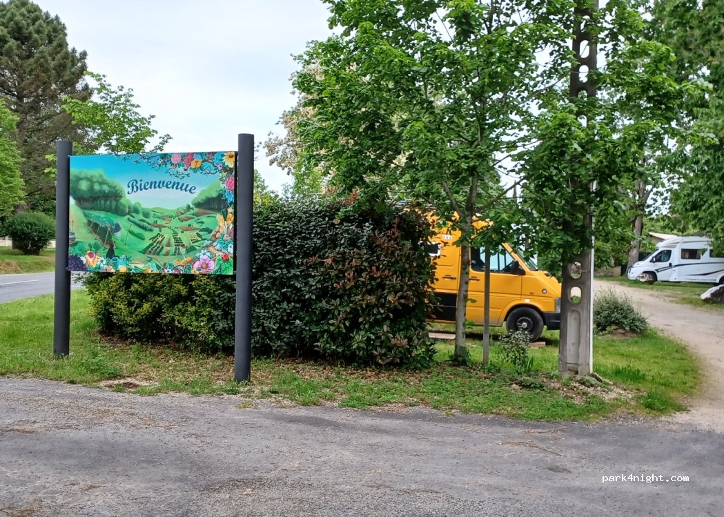 Aire Camping Car Municipale de Sauveterre de Rouergue — foto 2