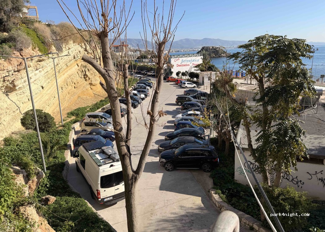 (185 34) Pireas - 19 Akti Kountouriotou — foto 2