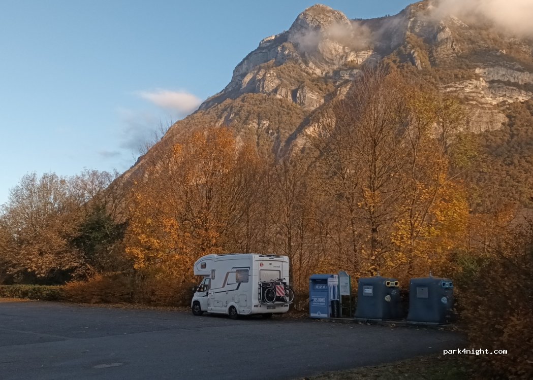 (73800) Porte-de-Savoie - 10 Place de l'Église — foto 2