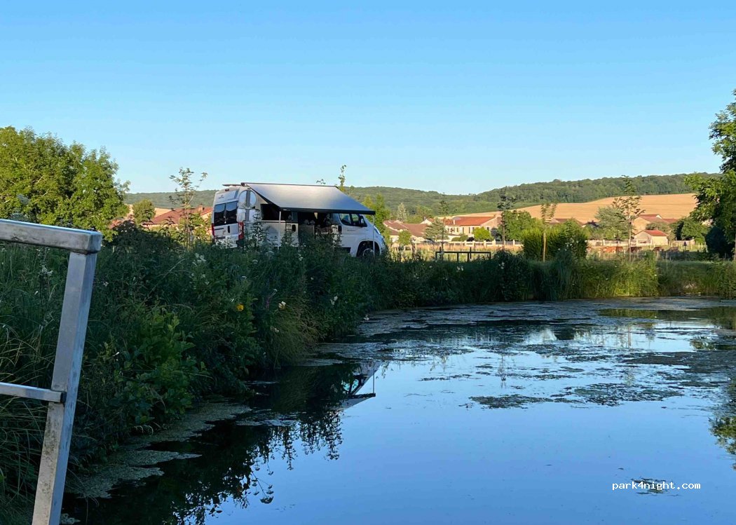 (55110) Sivry-sur-Meuse - 4-8 Chemin d'Entre Deux Cours — foto 3
