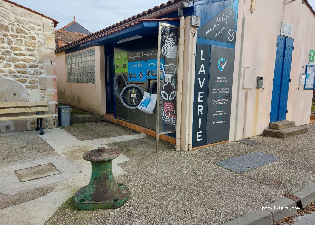 (17120) Mortagne-sur-Gironde - 9 Place Parias — foto 2
