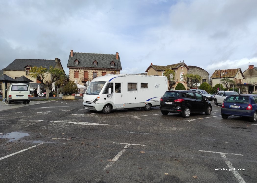(12270) Najac - 5 Rue De La Peyrade — foto