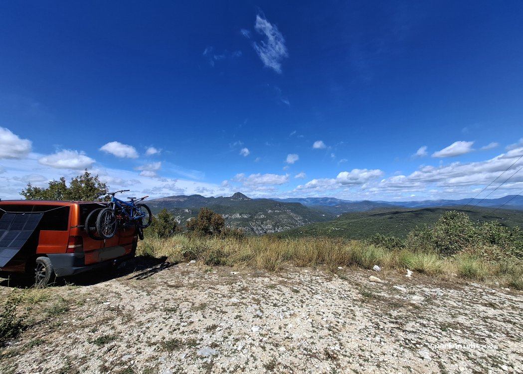 (34190) Gorniès - Unnamed Road — foto 4