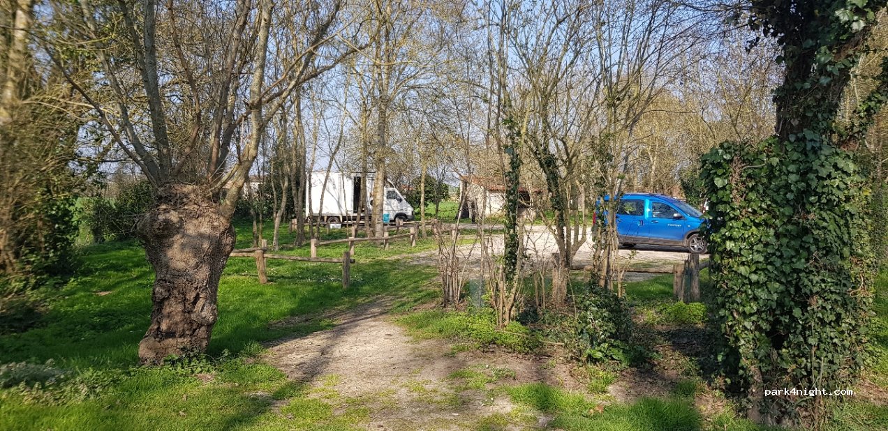 (85490) Azire - 58 Rue du Port — foto