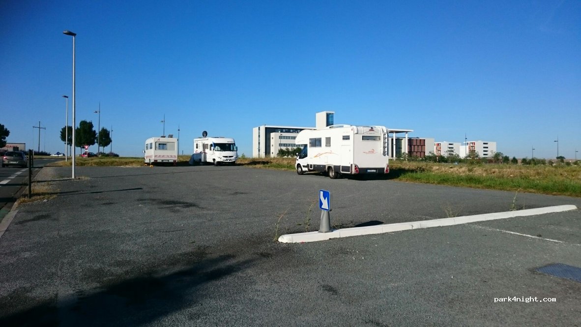 (86360) Chasseneuil-du-Poitou - 1 Avenue du Tour de France — foto 2