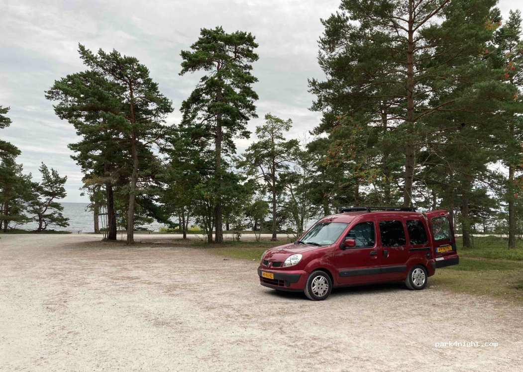 (623 65) Ljugarn - Strandvägen — foto 3
