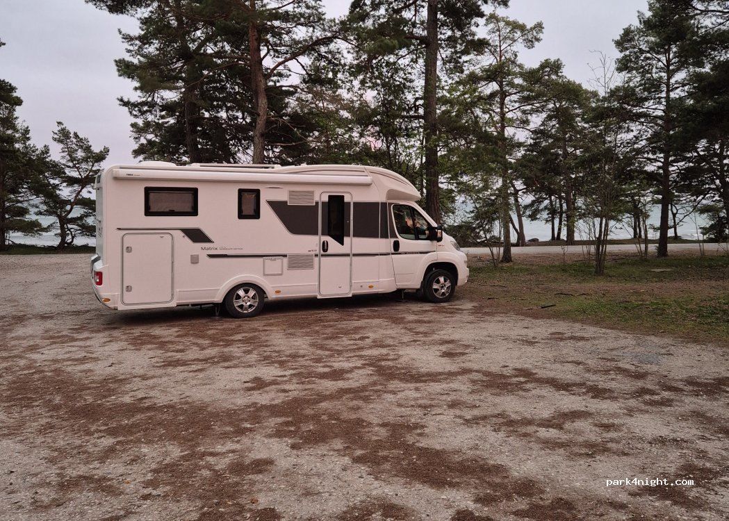 (623 65) Ljugarn - Strandvägen — foto 4