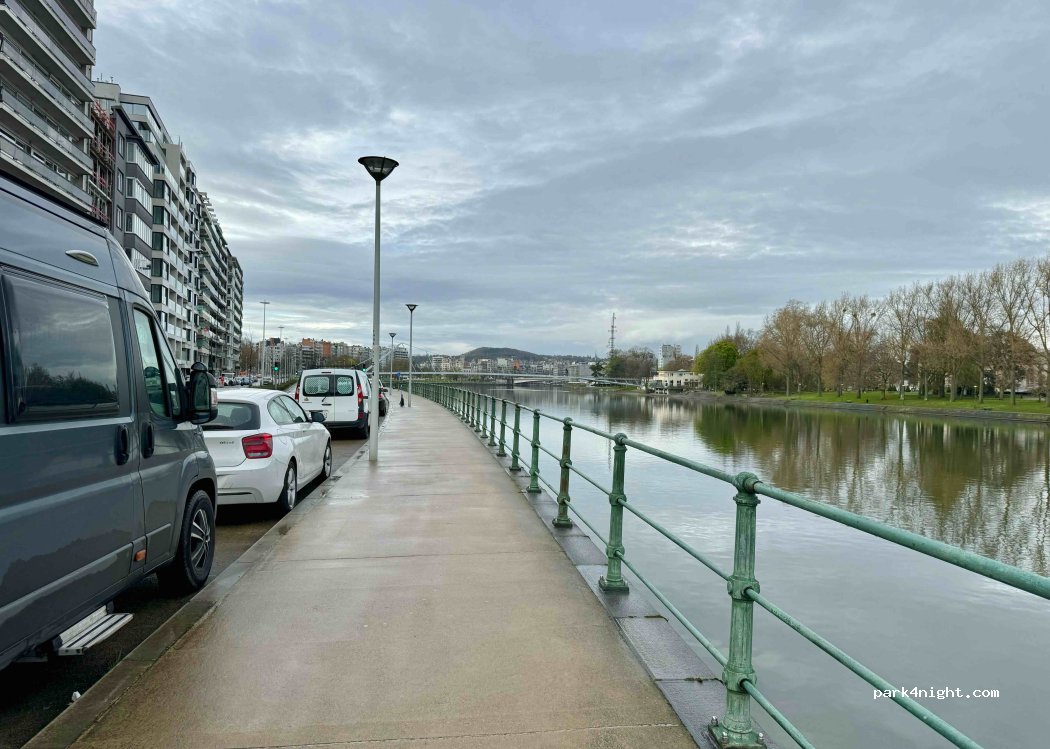 (4000) Liège - 6 Quai de Rome — foto 2