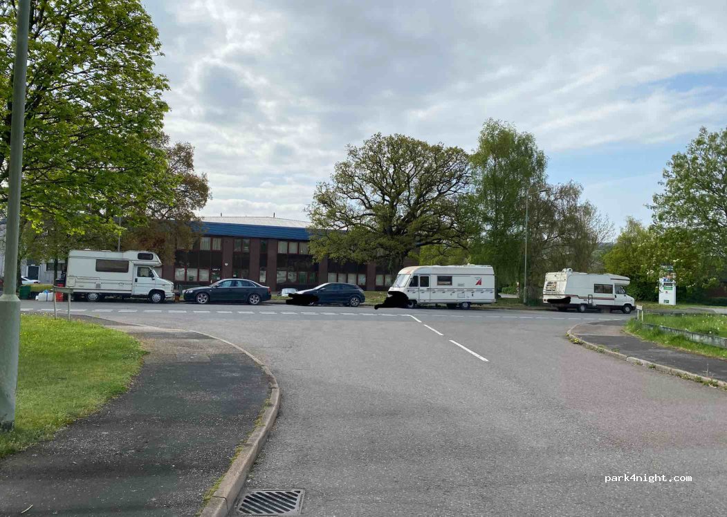 (EX16 6SS) Ruislip - Lower Moor — foto