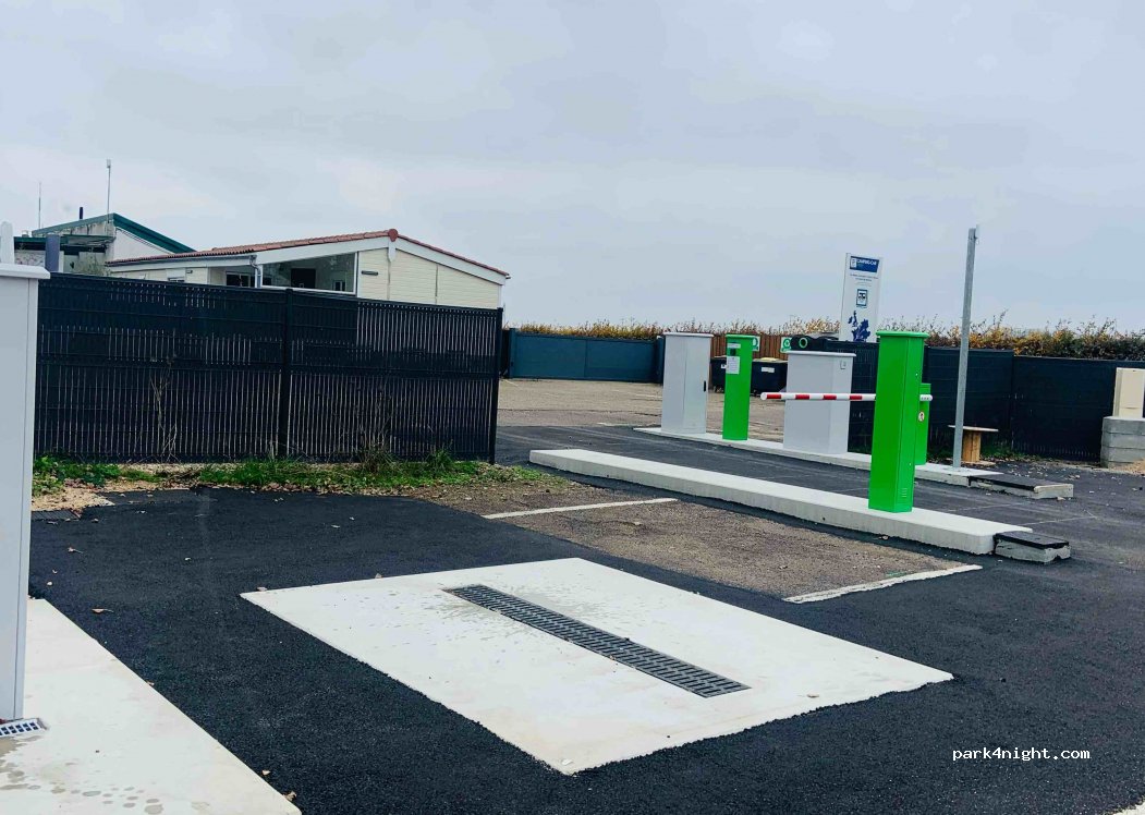 Camping Car Park - Chalon-sur-Saône, Saint-Marcel (71) — foto