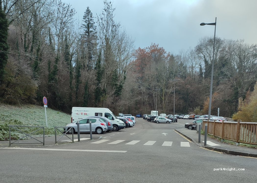 (74800) La Roche-sur-Foron - 140 Rue du Foron — foto