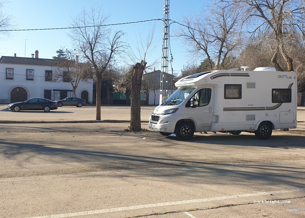 (02600) Villarrobledo - 16 Calle de la Feria — foto 2