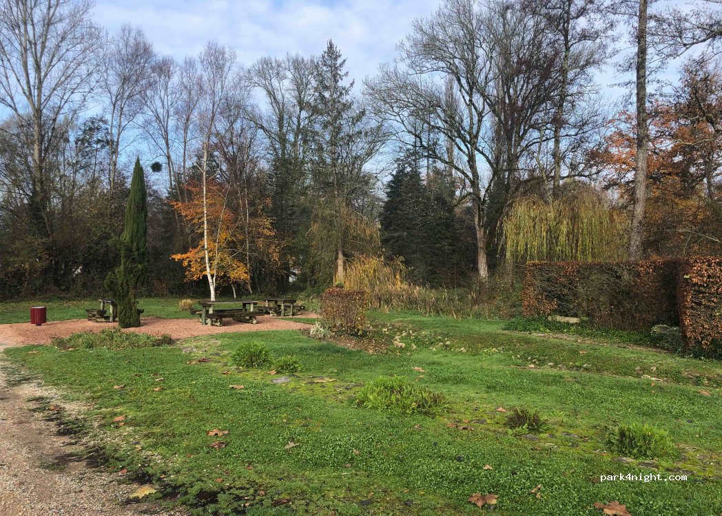 (58360) Saint-Honoré-les-Bains - 11 Avenue Jean Mermoz — foto 2
