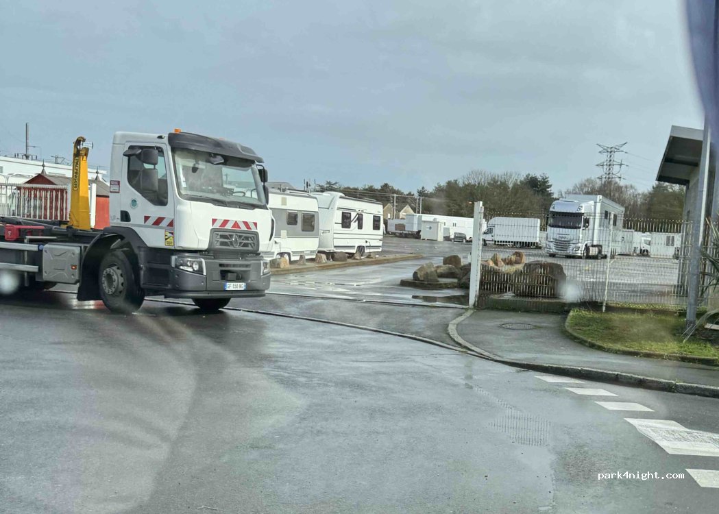 (35400) Saint-Malo - Rue Paul Feval — foto 4
