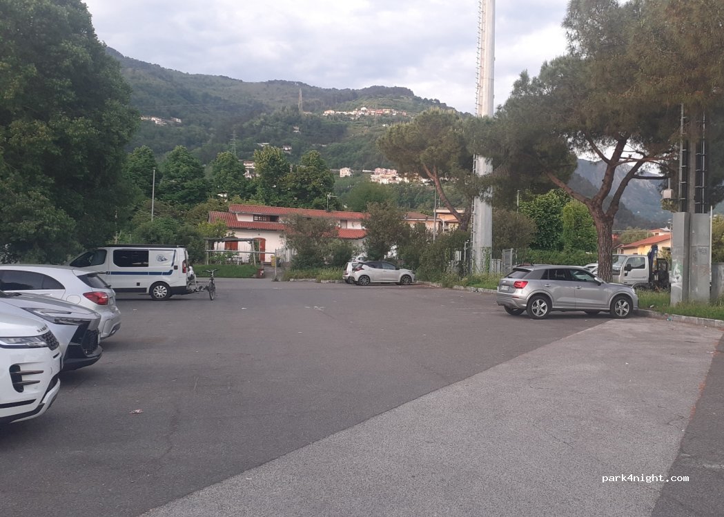 (54100) Massa - 28 Via Molinara — foto