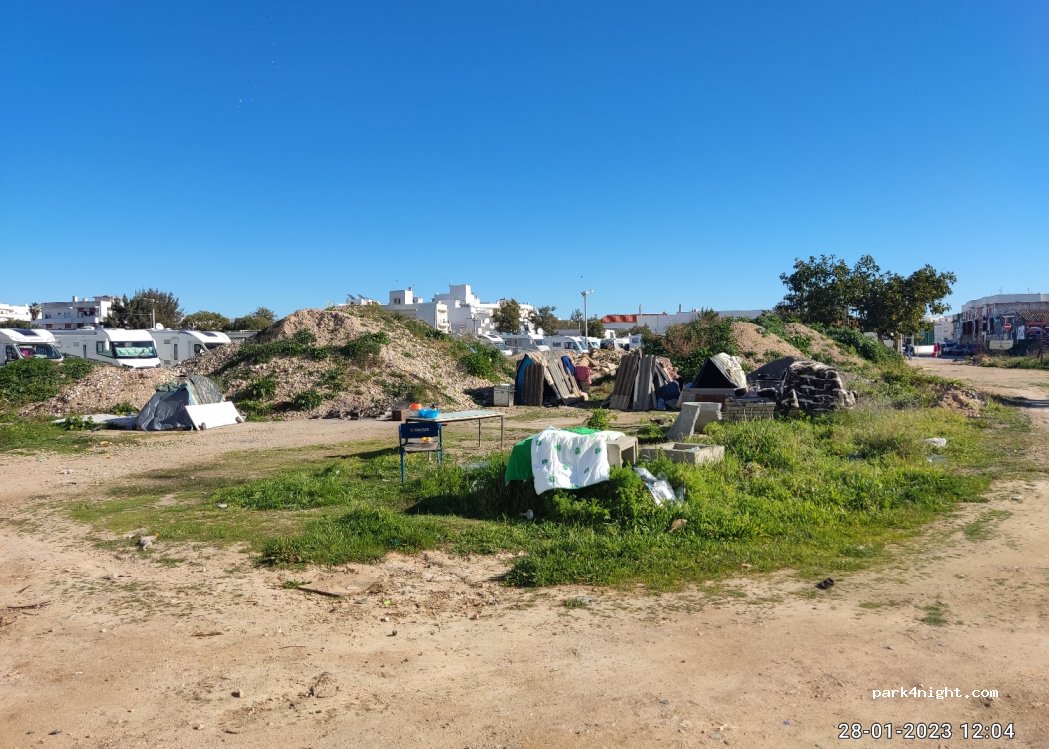 (8700-339) Olhão - 84 Largo da Feira — foto 4