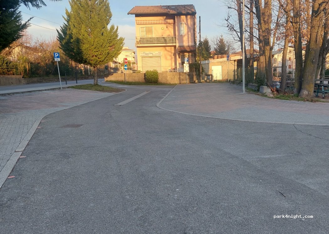 (21051) Arcisate - 54 Via Camillo Benso Conte di Cavour — foto