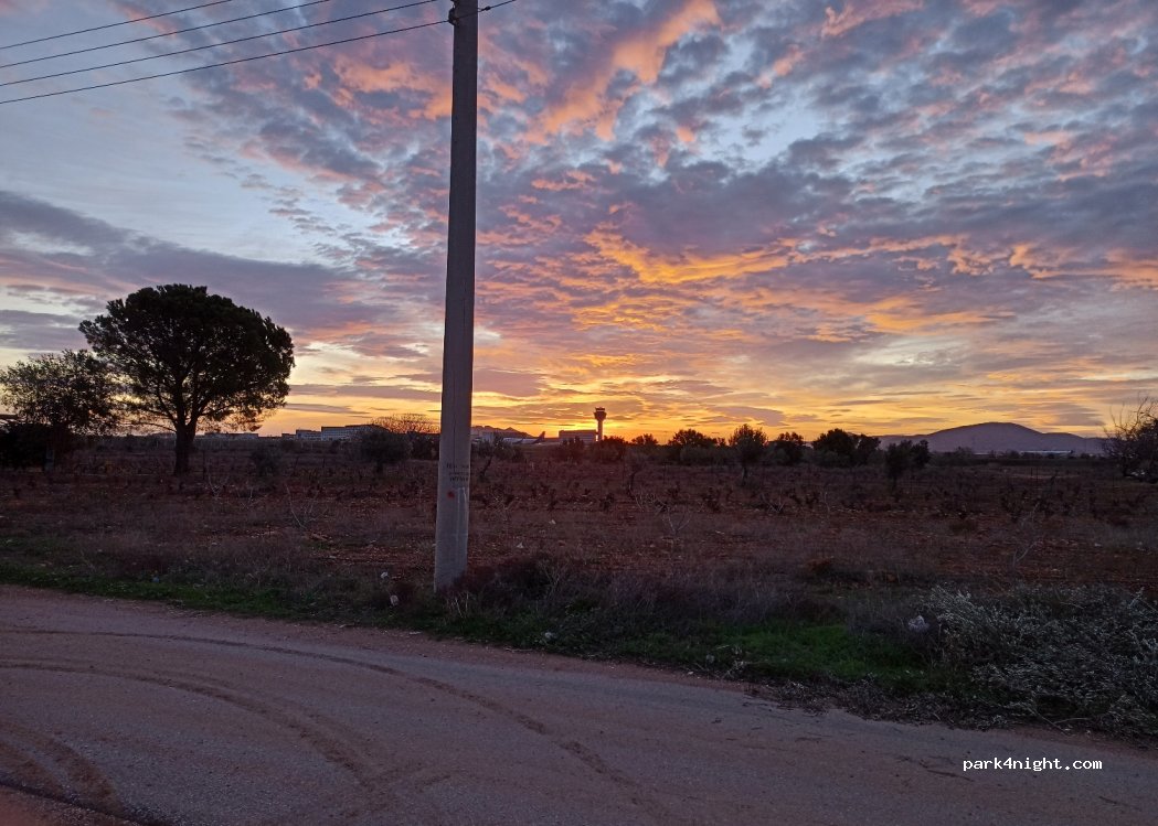 (190 04) Spata Artemida - Unnamed Road — foto 2