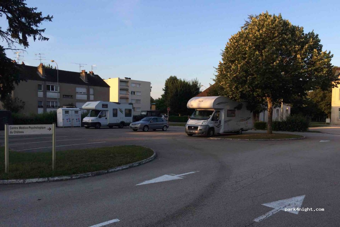 (21110) Genlis - 28 Avenue Général de Gaulle — foto
