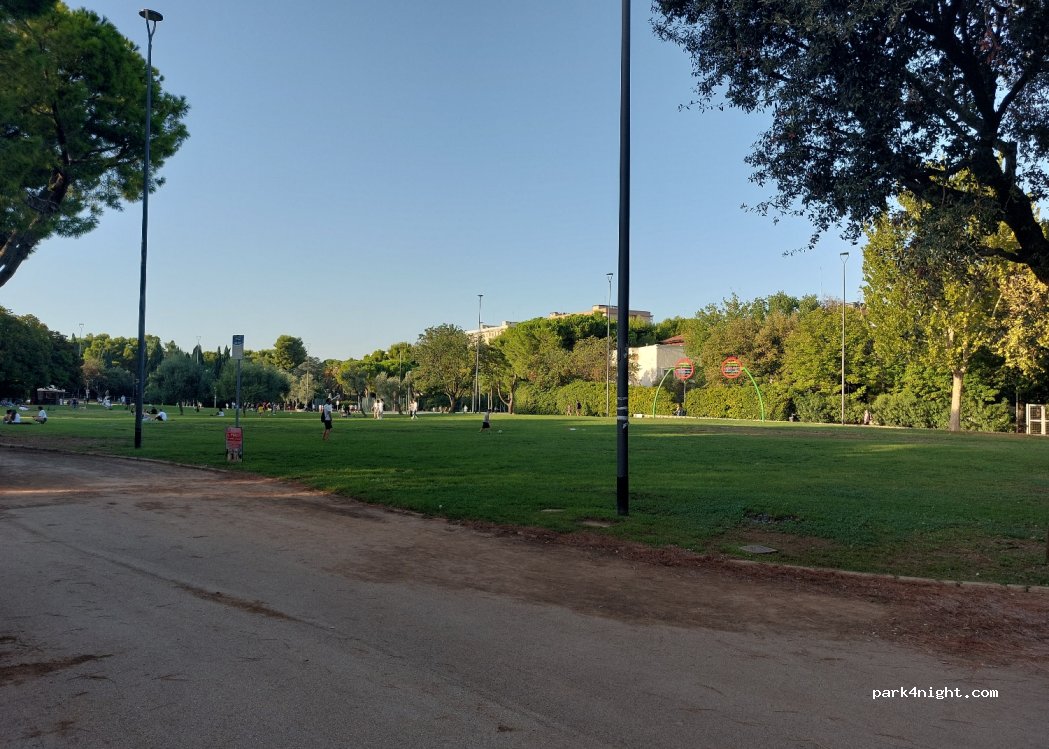 (70125) Bari - Viale Luigi Einaudi — foto