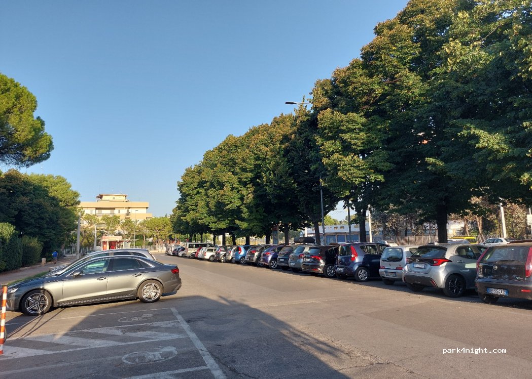 (70125) Bari - Viale Luigi Einaudi — foto 2