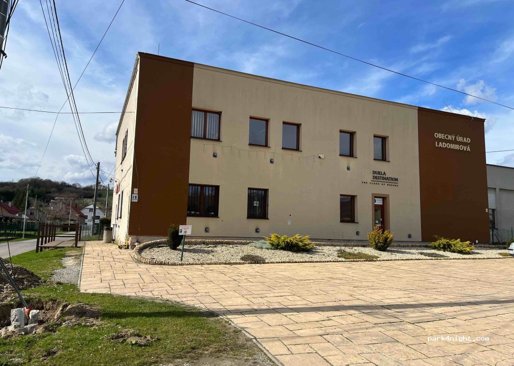 (090 03) Ladomirová - — foto