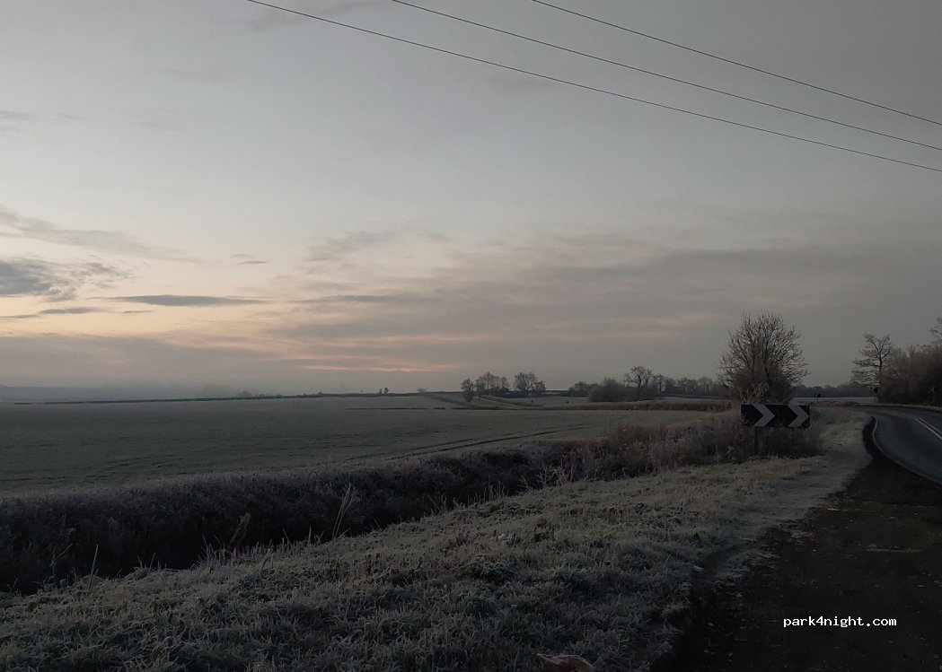 (MK18 3LG) Hoggeston - A413 — foto