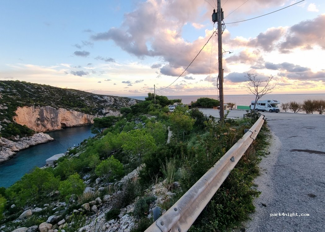 (290 92) Artemisia - Unnamed Road — foto