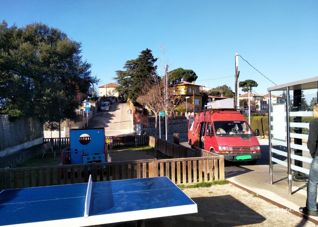 (08198) La Floresta - Carrer Moret — foto