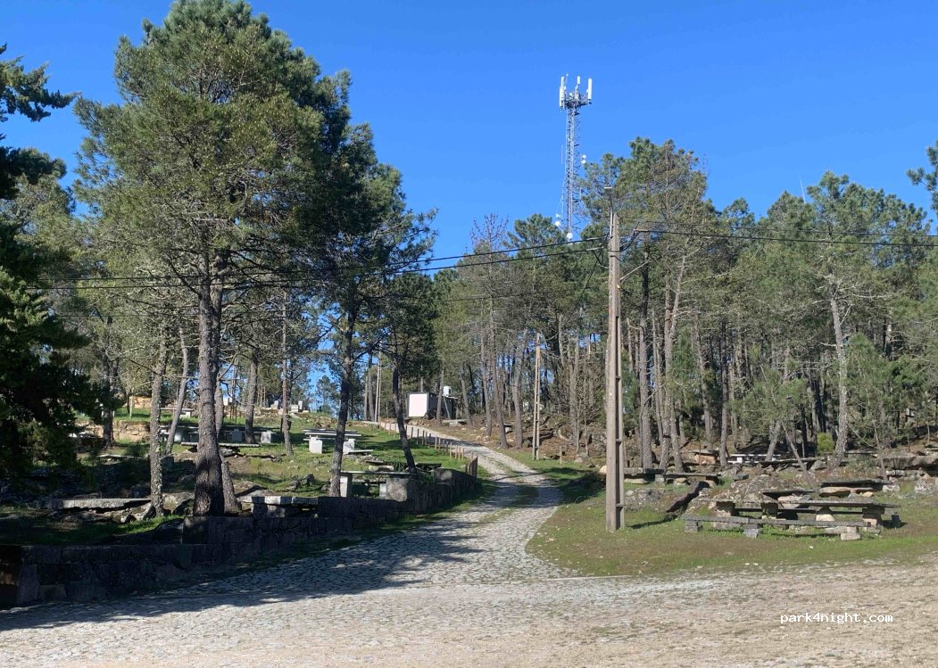 Parque de merendas de N Senhora de Ao Pé da Cruz. — foto 4