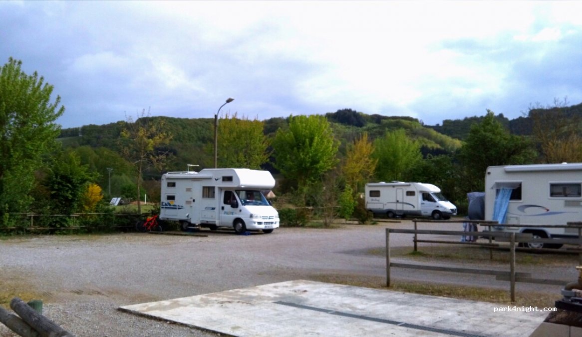 (12130) Sainte-Eulalie-d'Olt - La Grave — foto