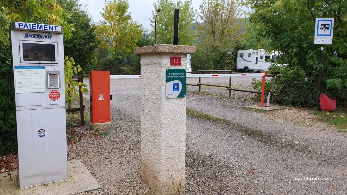 (12130) Sainte-Eulalie-d'Olt - La Grave — foto 2