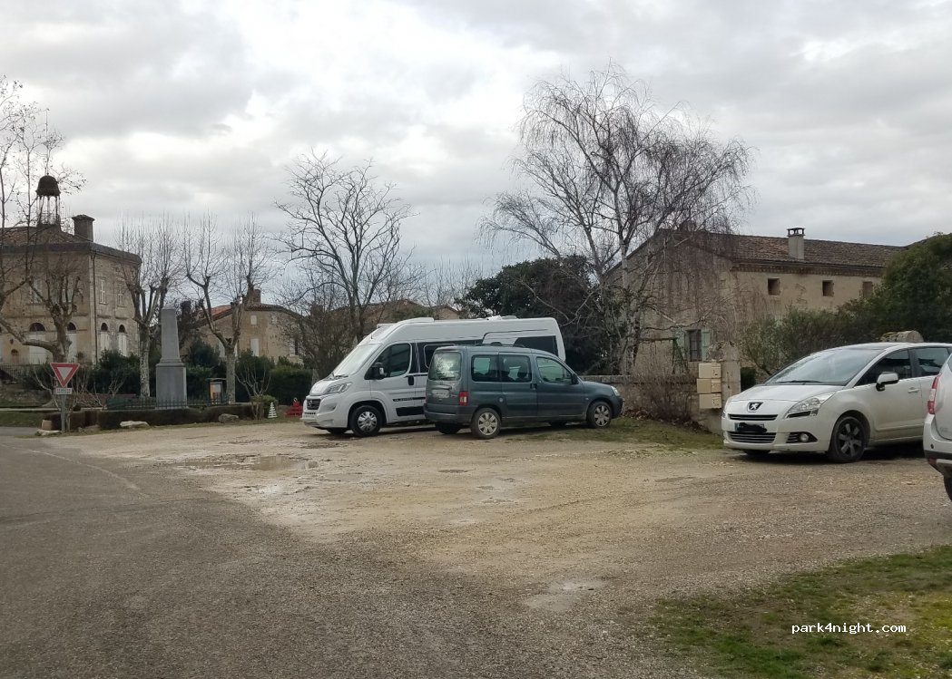 (32340) Miradoux - 17 Chemin de Fezendes — foto