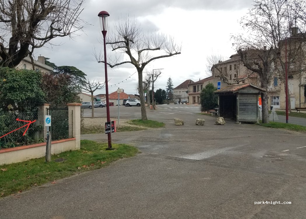 (32340) Miradoux - 17 Chemin de Fezendes — foto 2
