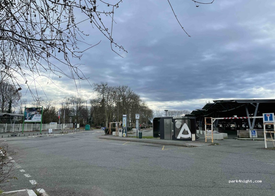 (64000) Pau - Rue Suzanne Bacarisse — foto