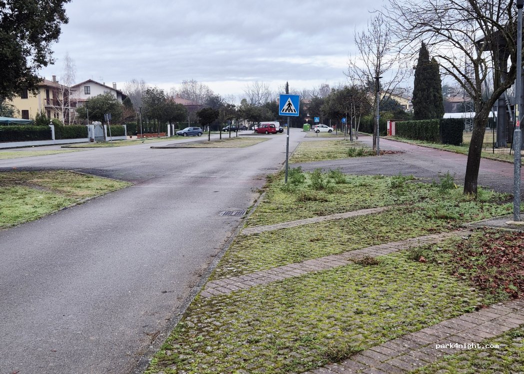 (06061) Castiglione del Lago - 24 Viale Umbria — foto
