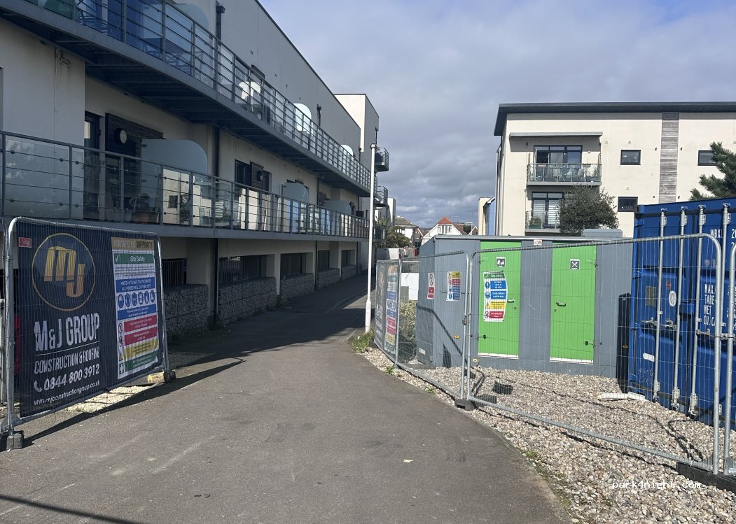 (BN12 4DG) Worthing - 1 The Waterfront — foto