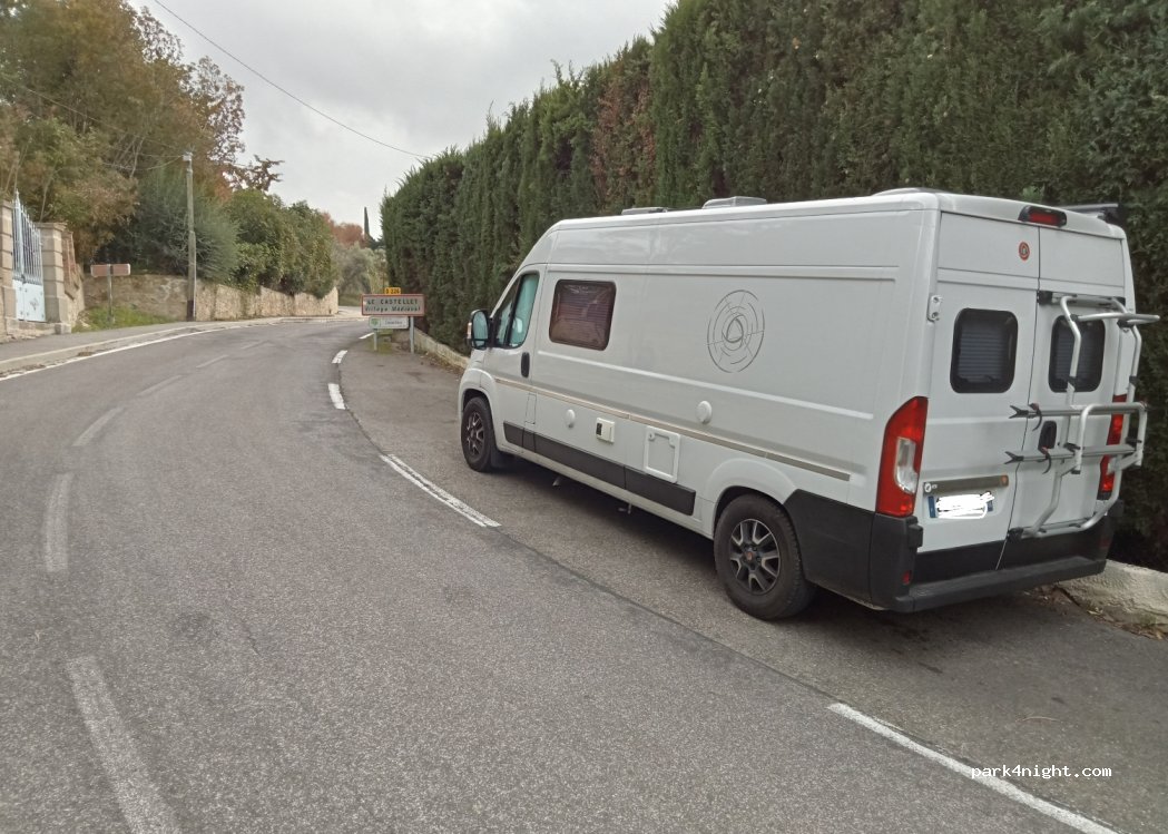 (83330) Le Castellet - 1592 Montée du Château — foto
