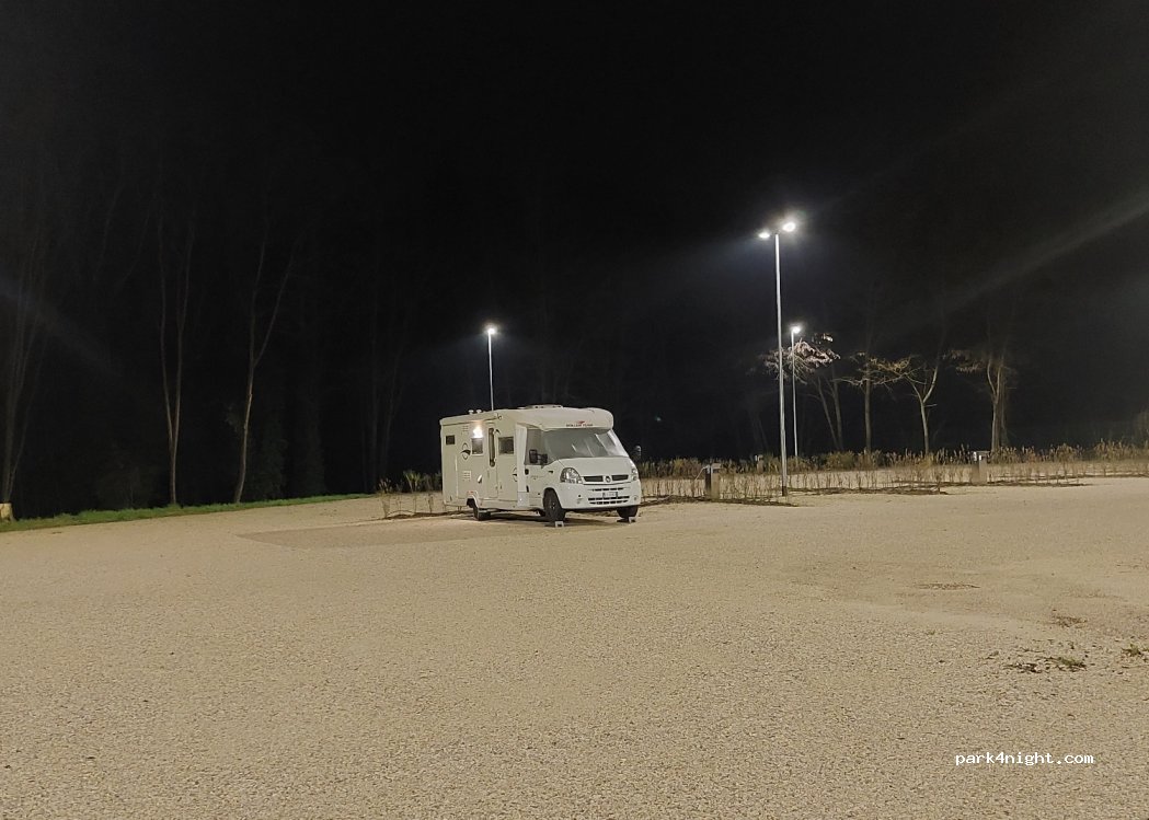 Area Sosta Camper Pratovecchio — foto