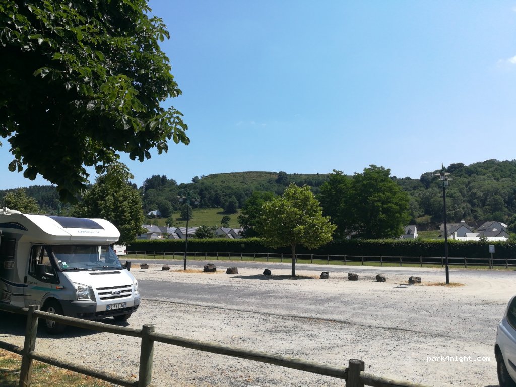 (15400) Riom-ès-Montagnes - Sous les Mazets — foto 2