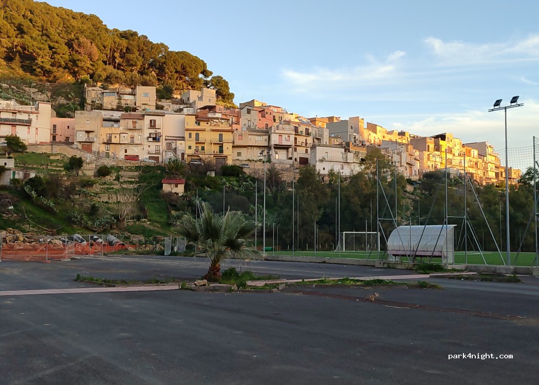 (94017) Regalbuto - 4 Via Carmelo la Vignera — foto