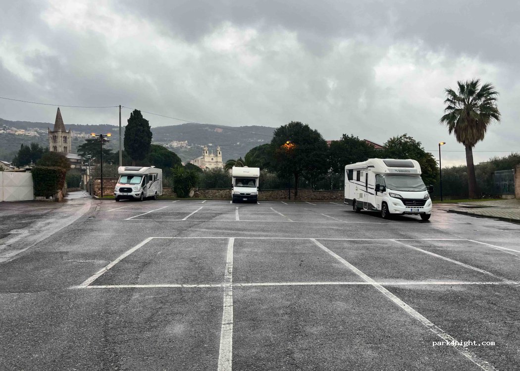 (17027) Pietra Ligure - 33 Via Santo Stefano — foto