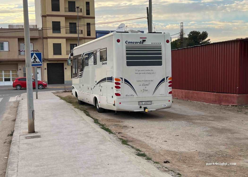 (46012) Valencia - 265 Carrera del Riu — foto 2